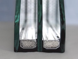 három rétegű üveg